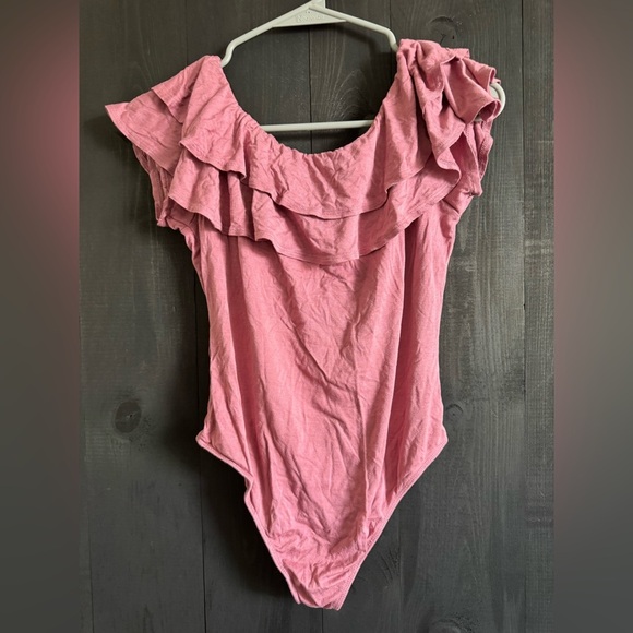 Pink Flutter Sleeve Ruffled Bodysuit - Picture 2 of 4